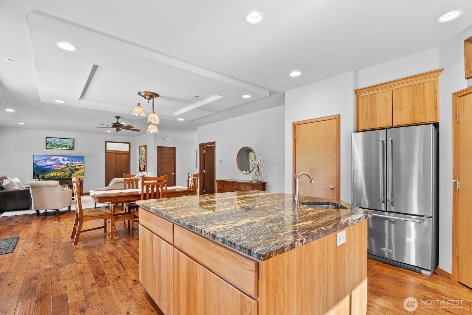 30972 E Lake Morton Drive SE, Kent, WA 98042