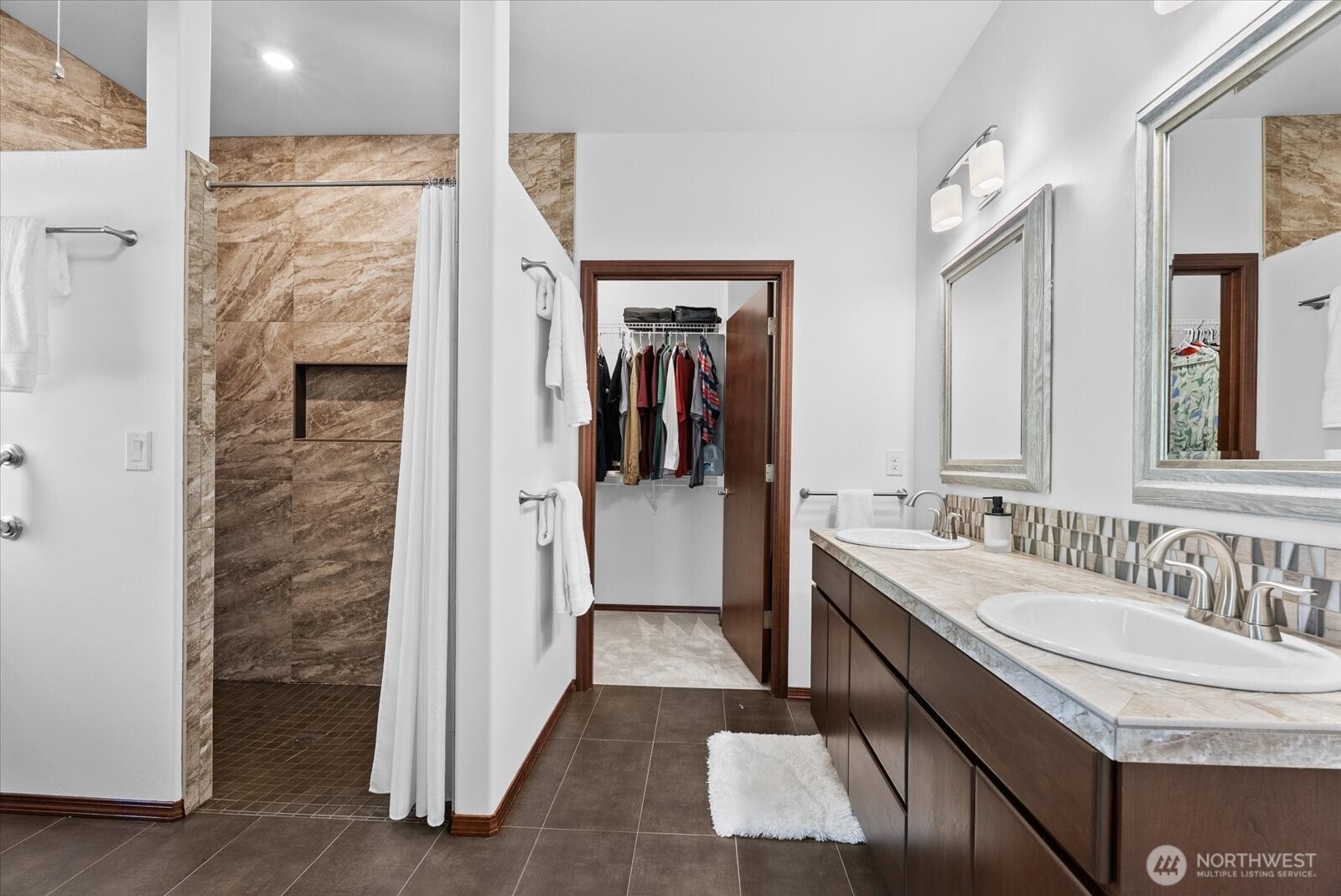 30972 E Lake Morton Drive SE, Kent, WA 98042