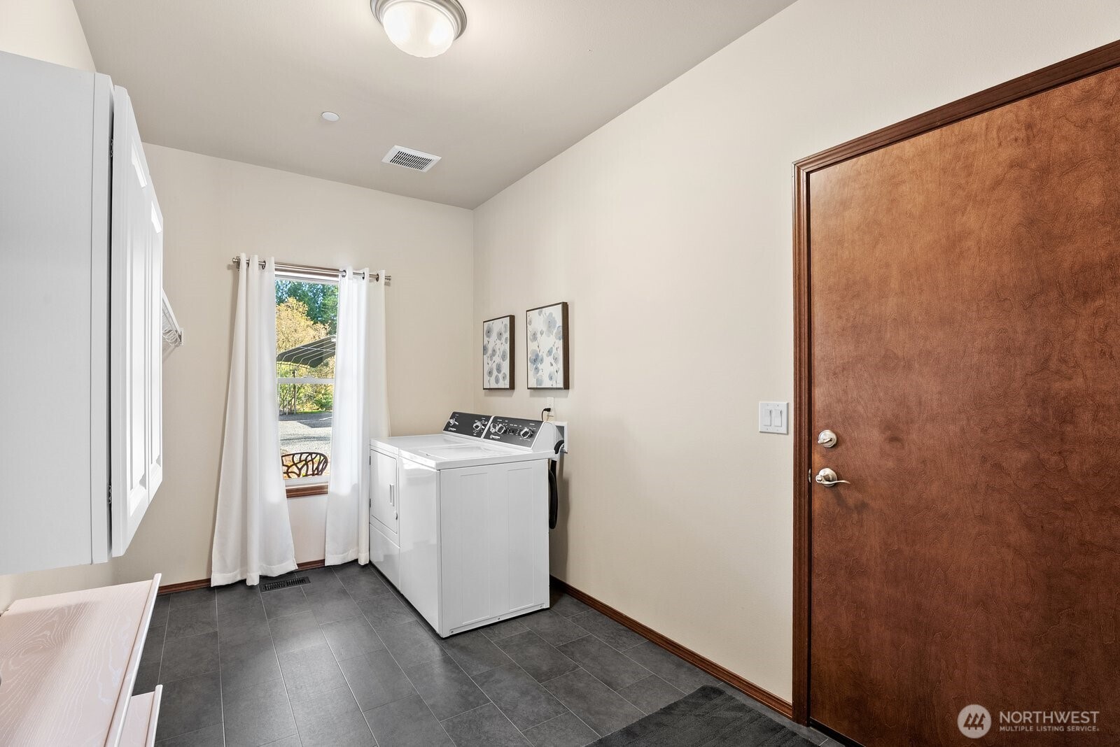 30972 E Lake Morton Drive SE, Kent, WA 98042