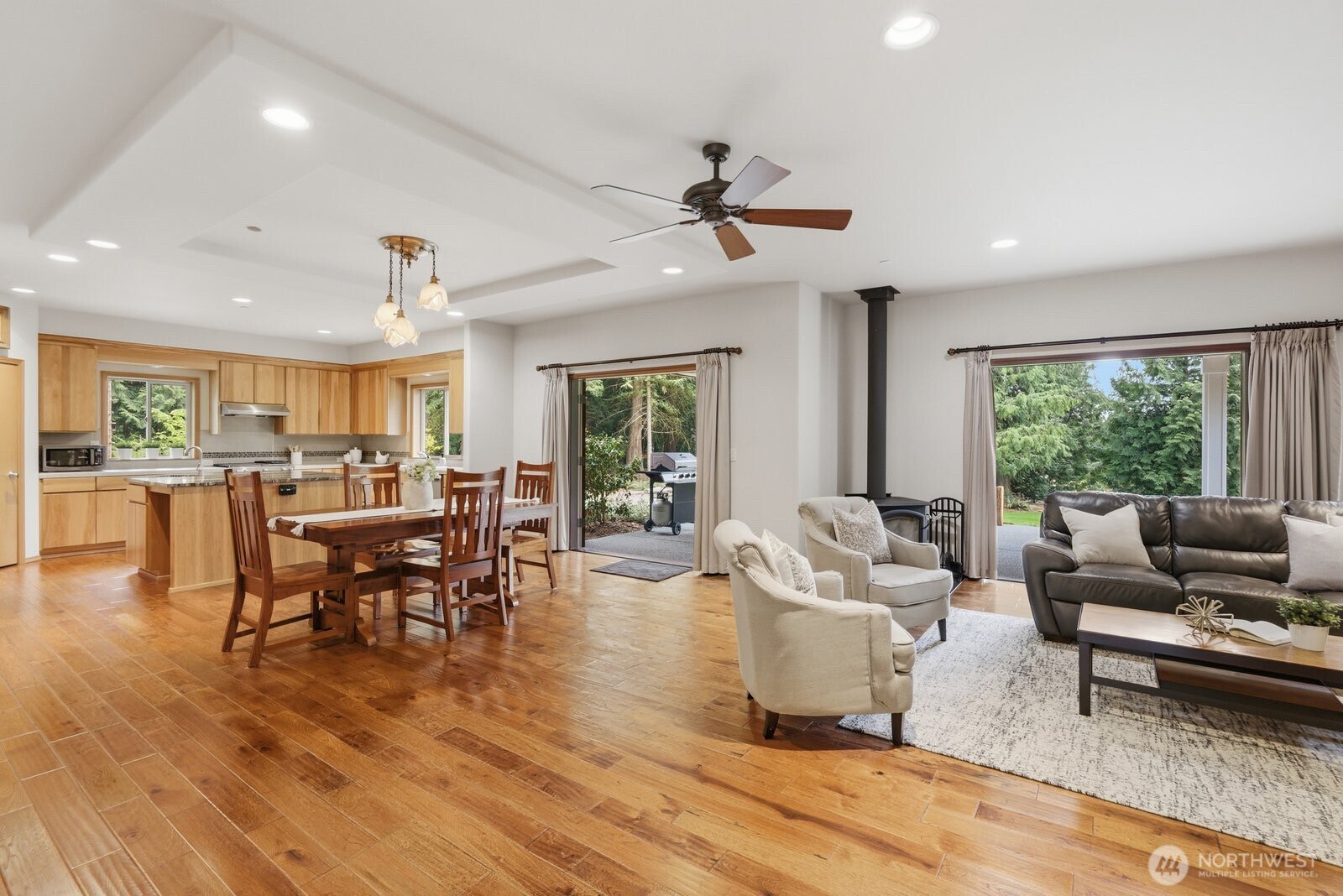30972 E Lake Morton Drive SE, Kent, WA 98042