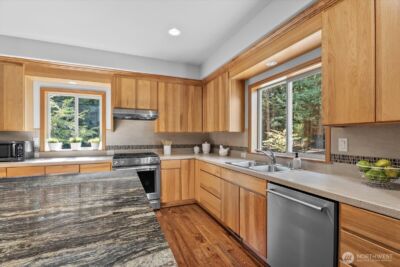 30972 E Lake Morton Drive SE, Kent, WA 98042 - Photo 9