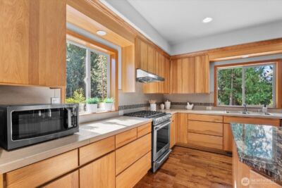 30972 E Lake Morton Drive SE, Kent, WA 98042 - Photo 10