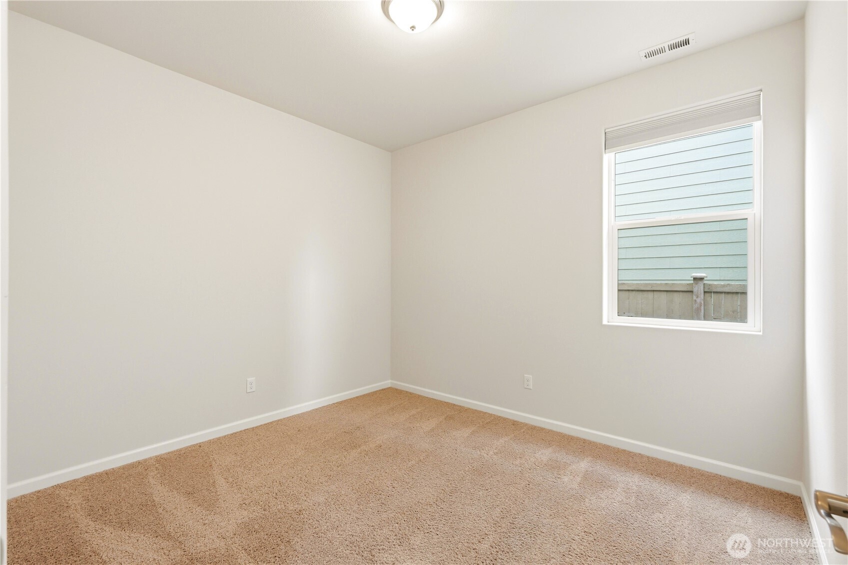 3245 Loch Ness Loop , Mount Vernon, WA 98273