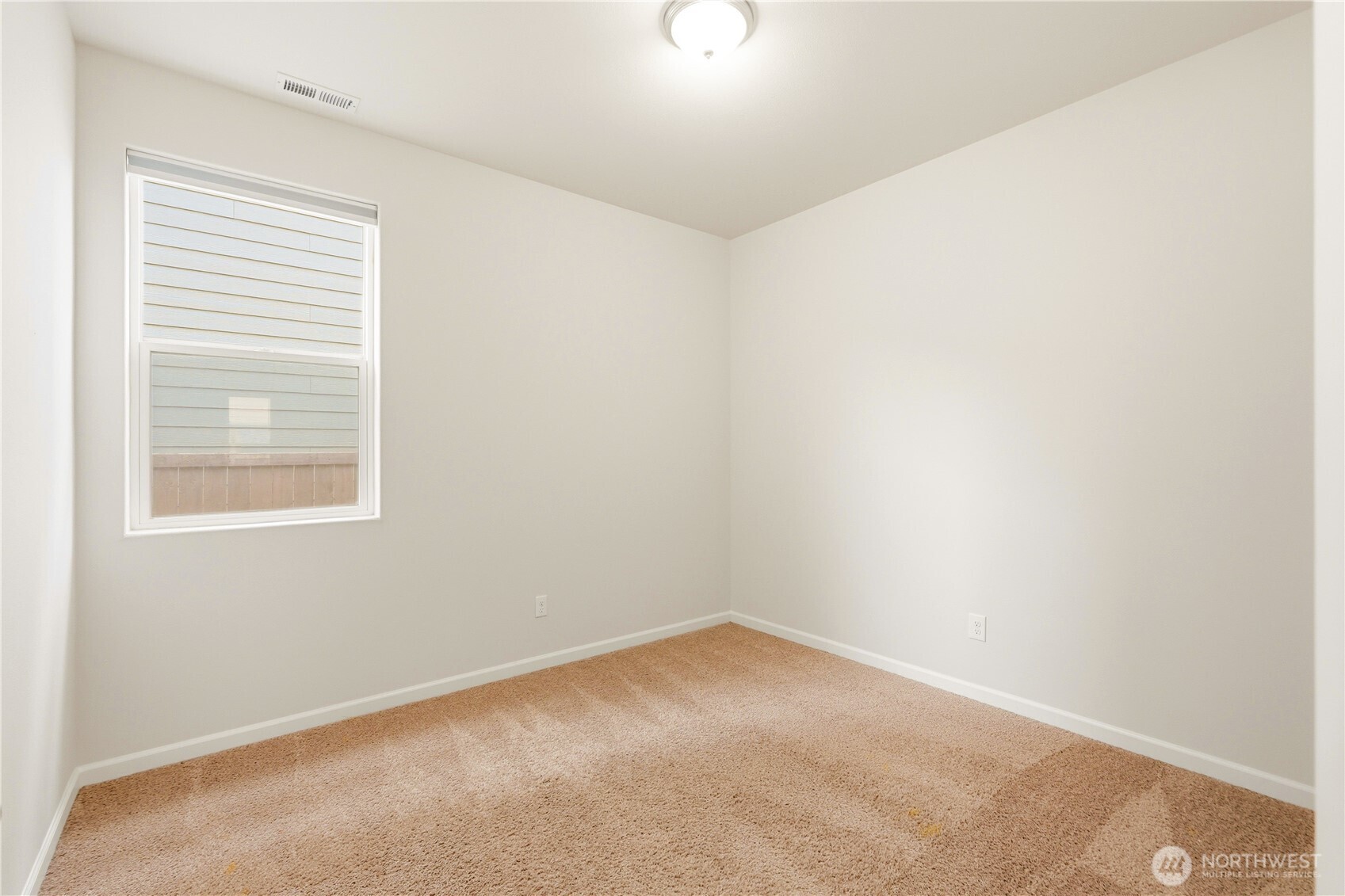 3245 Loch Ness Loop , Mount Vernon, WA 98273