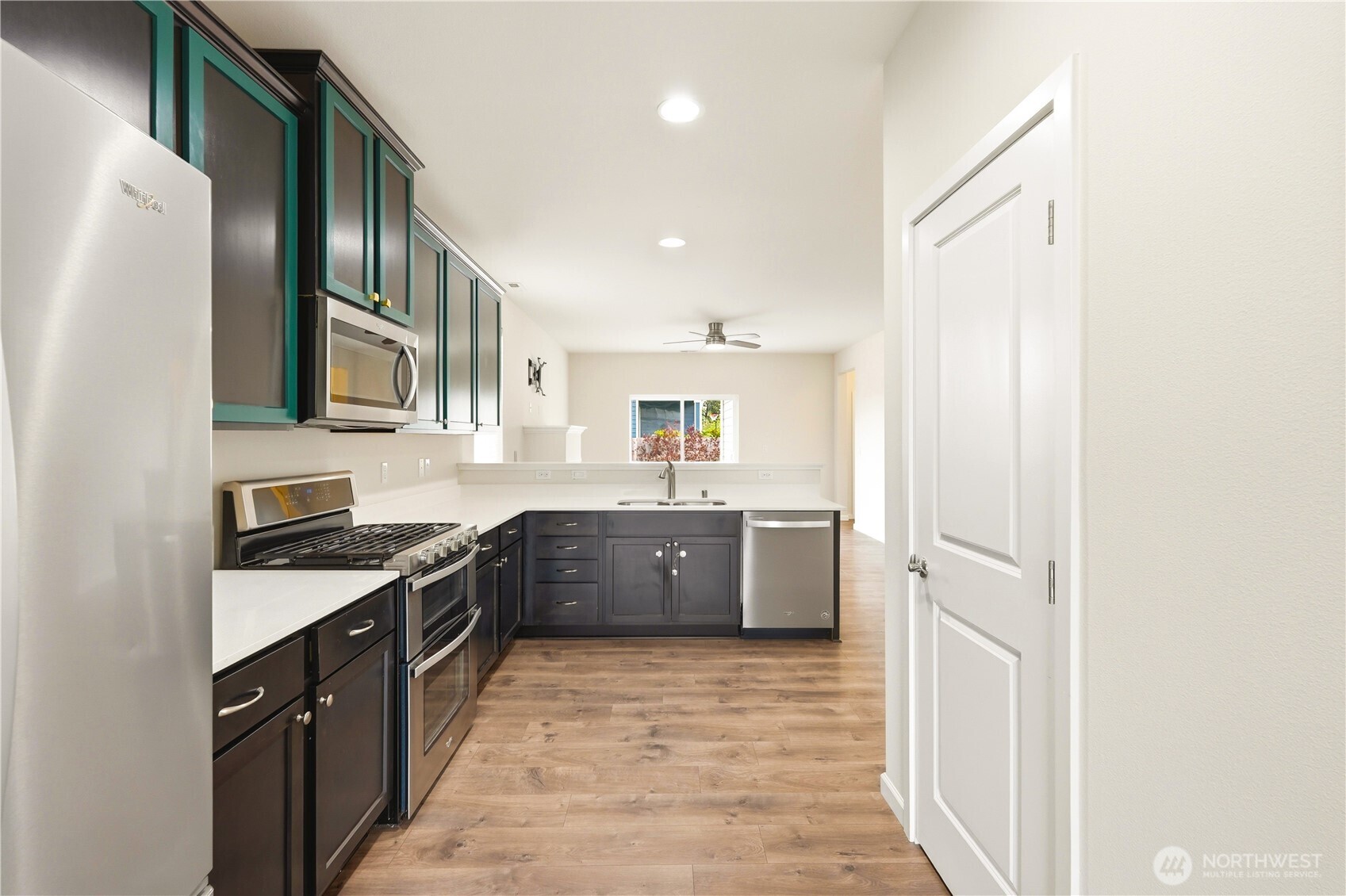 3245 Loch Ness Loop , Mount Vernon, WA 98273