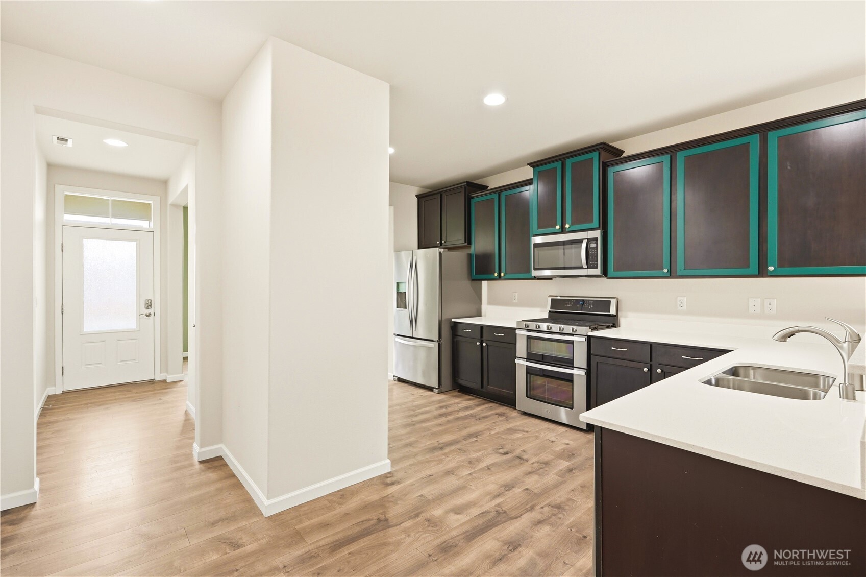 3245 Loch Ness Loop , Mount Vernon, WA 98273