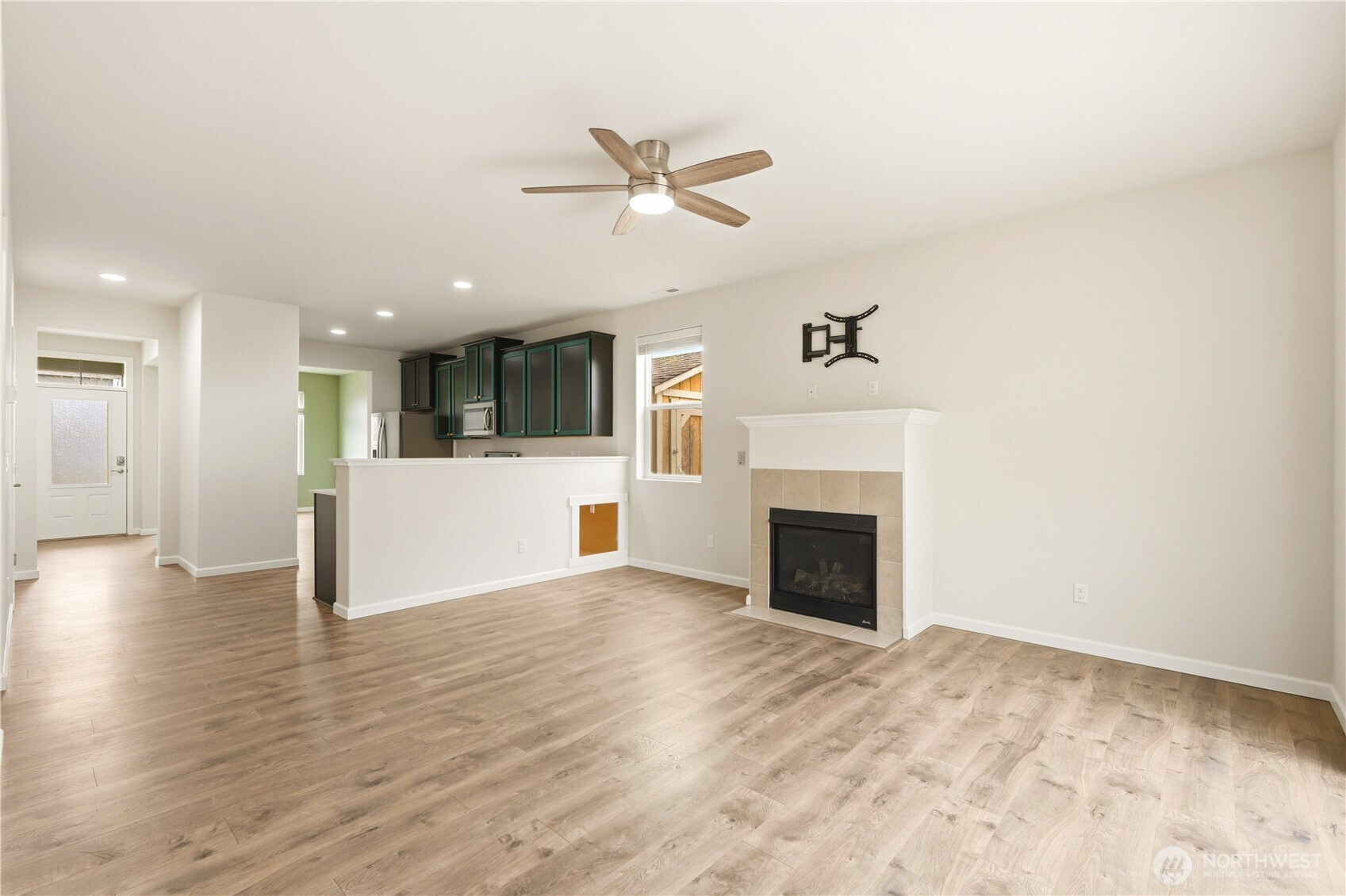 3245 Loch Ness Loop , Mount Vernon, WA 98273