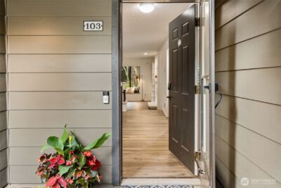 1819 N 107th Street #103, Seattle, WA 98133 - Photo 2