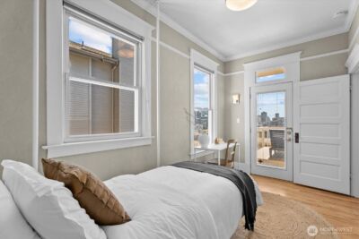 920 4th Avenue N, Seattle, WA 98109 - Photo 16