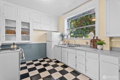 920 4th Avenue N, Seattle, WA 98109 - Photo 19