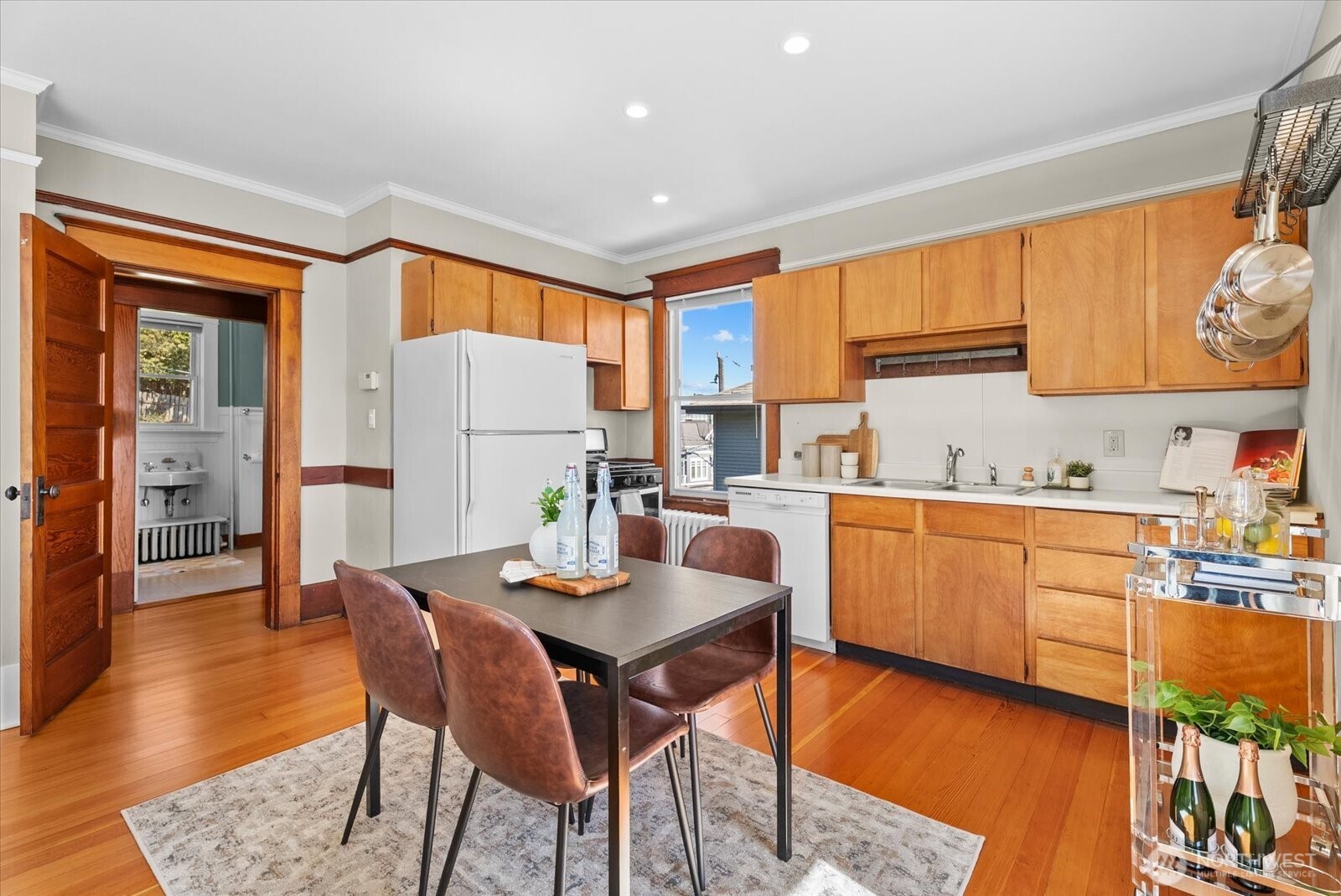 920 4th Avenue N, Seattle, WA 98109