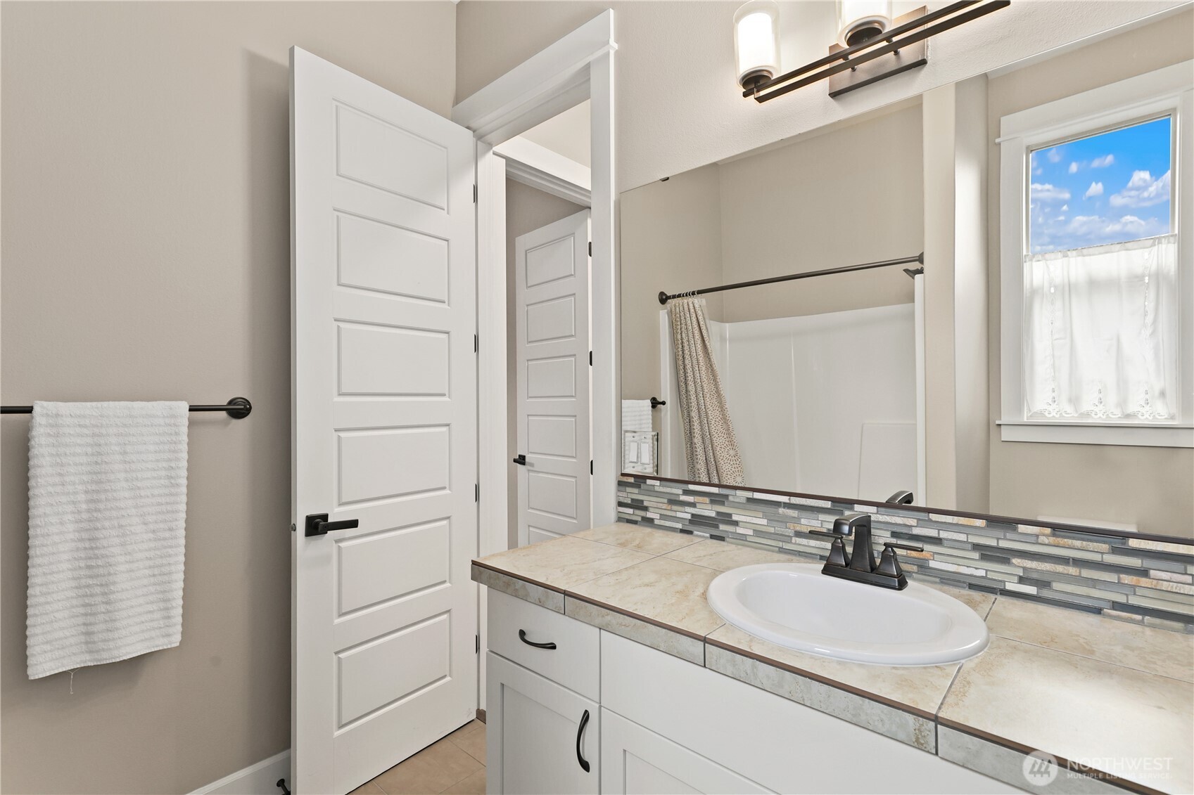 31209 218th Place SE, Black Diamond, WA 98010