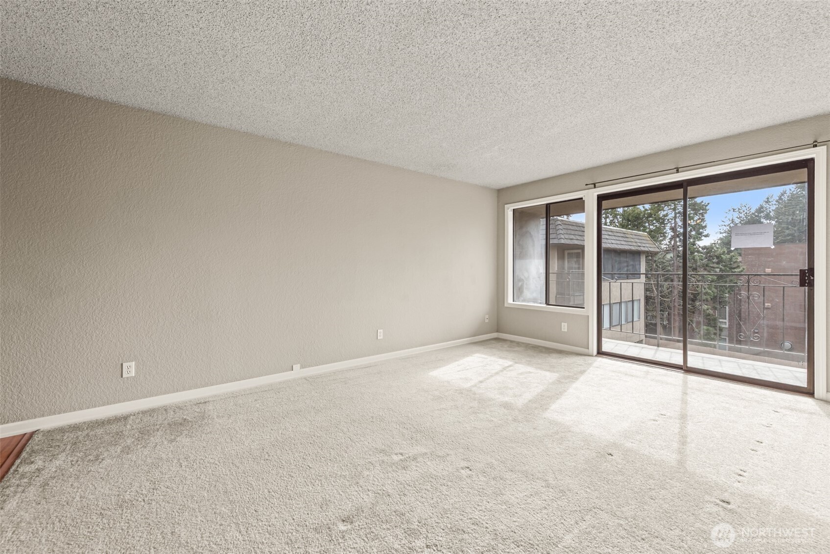 750 N 143rd Street #312, Seattle, WA 98133