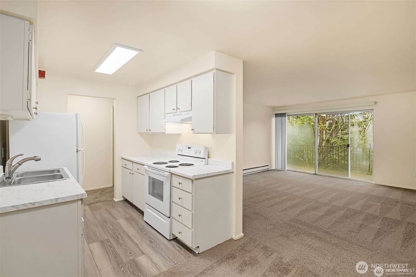 11008 NE 68th St #725, Kirkland, WA 98033