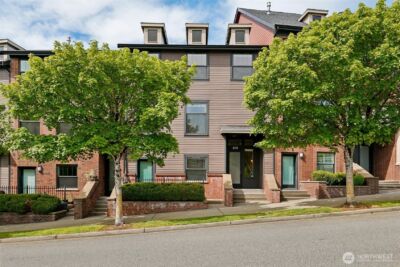 1078 NE High Street #10, Issaquah, WA 98029-7478 - Photo 1