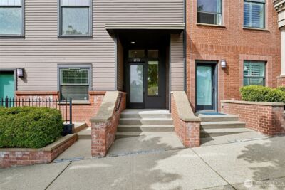 1078 NE High Street #10, Issaquah, WA 98029-7478 - Photo 2