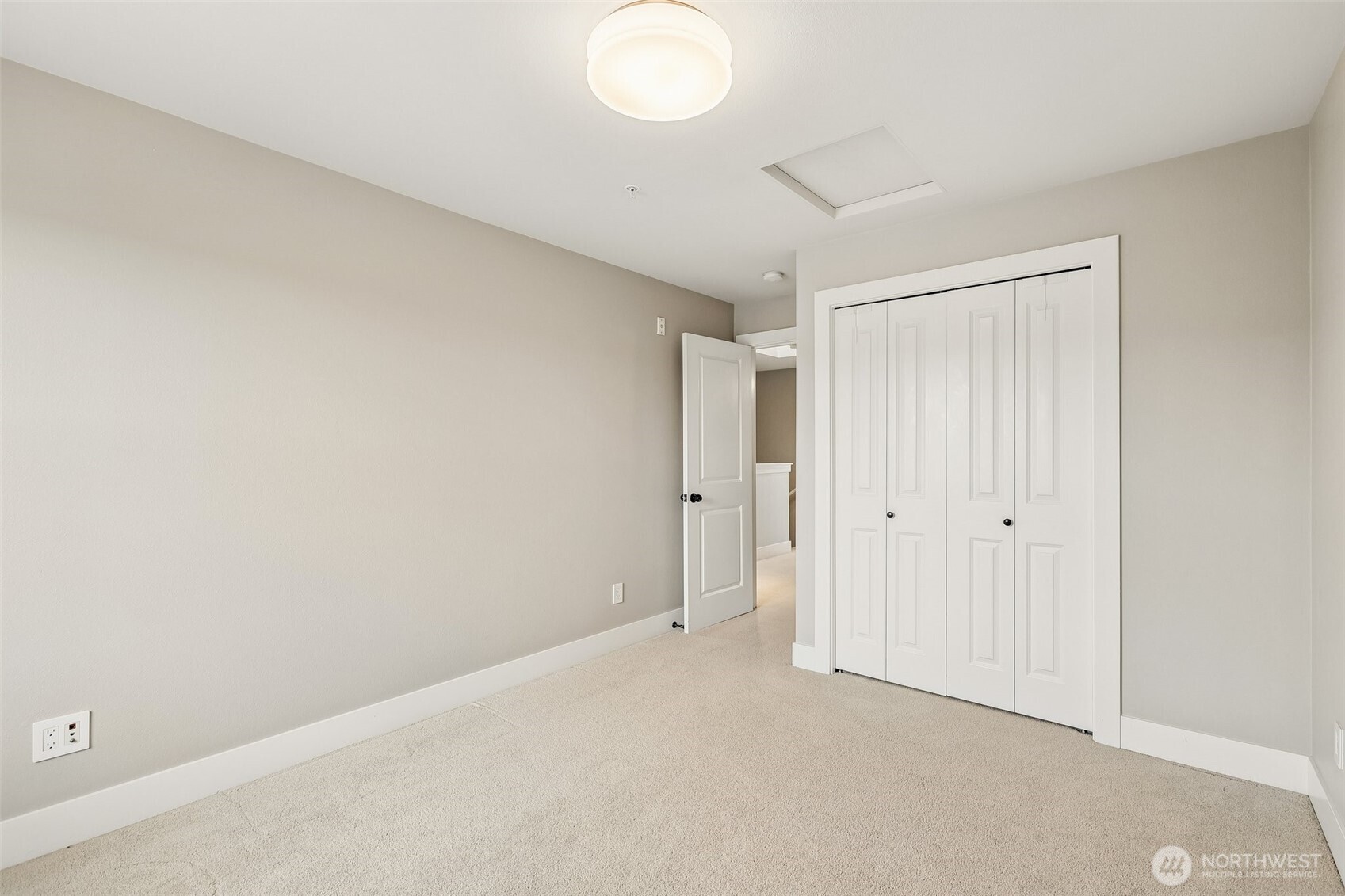 1078 NE High Street #10, Issaquah, WA 98029-7478