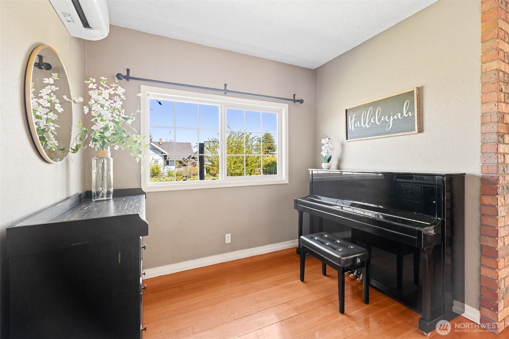 1304 S Oak St , Port Angeles, WA 98362