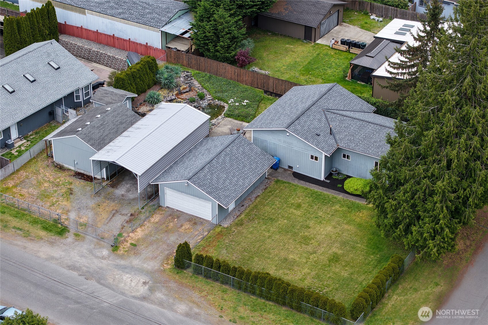 827 99th St S , Tacoma, WA 98444