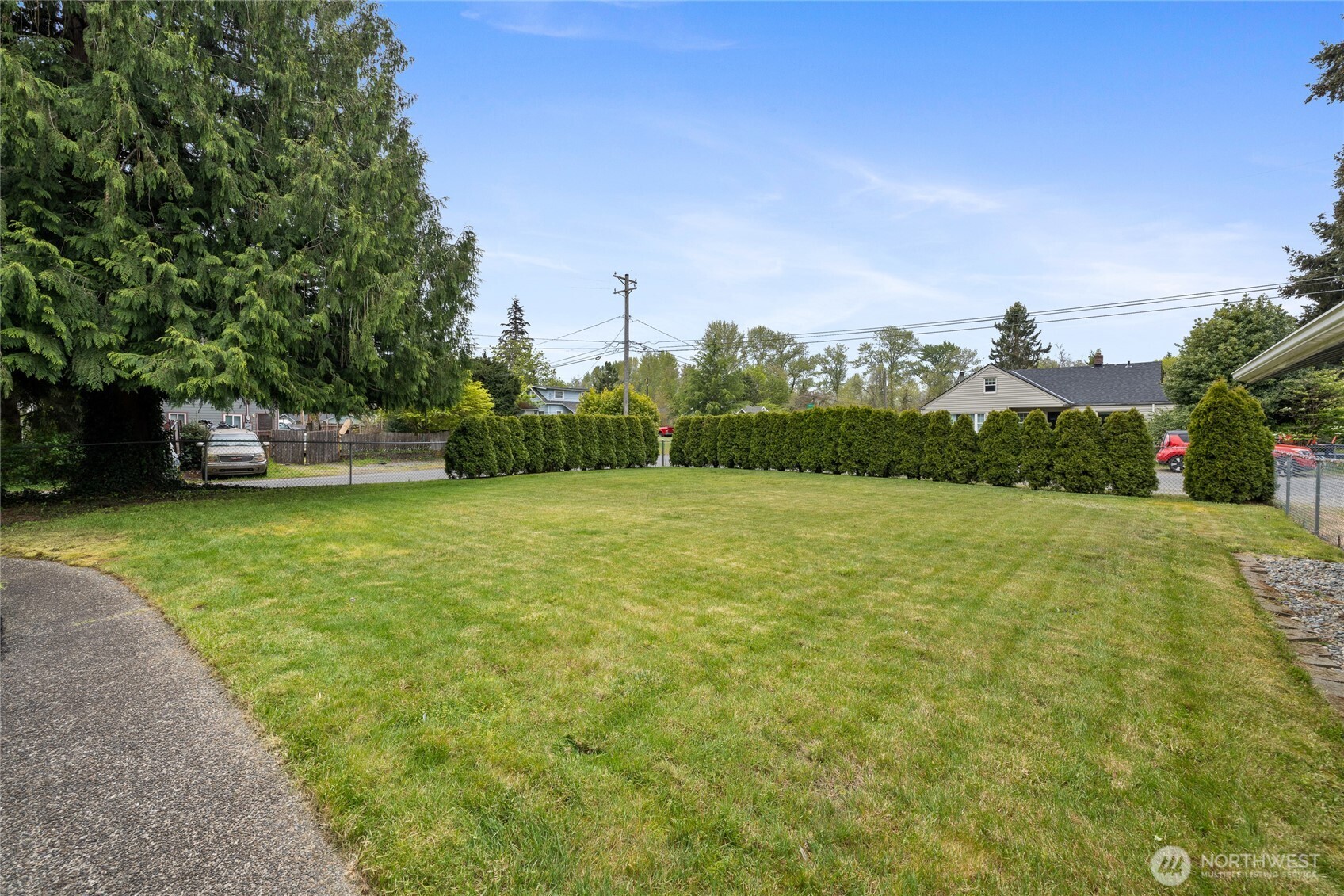 827 99th St S , Tacoma, WA 98444