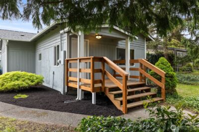 827 99th St S , Tacoma, WA 98444 - Photo 4