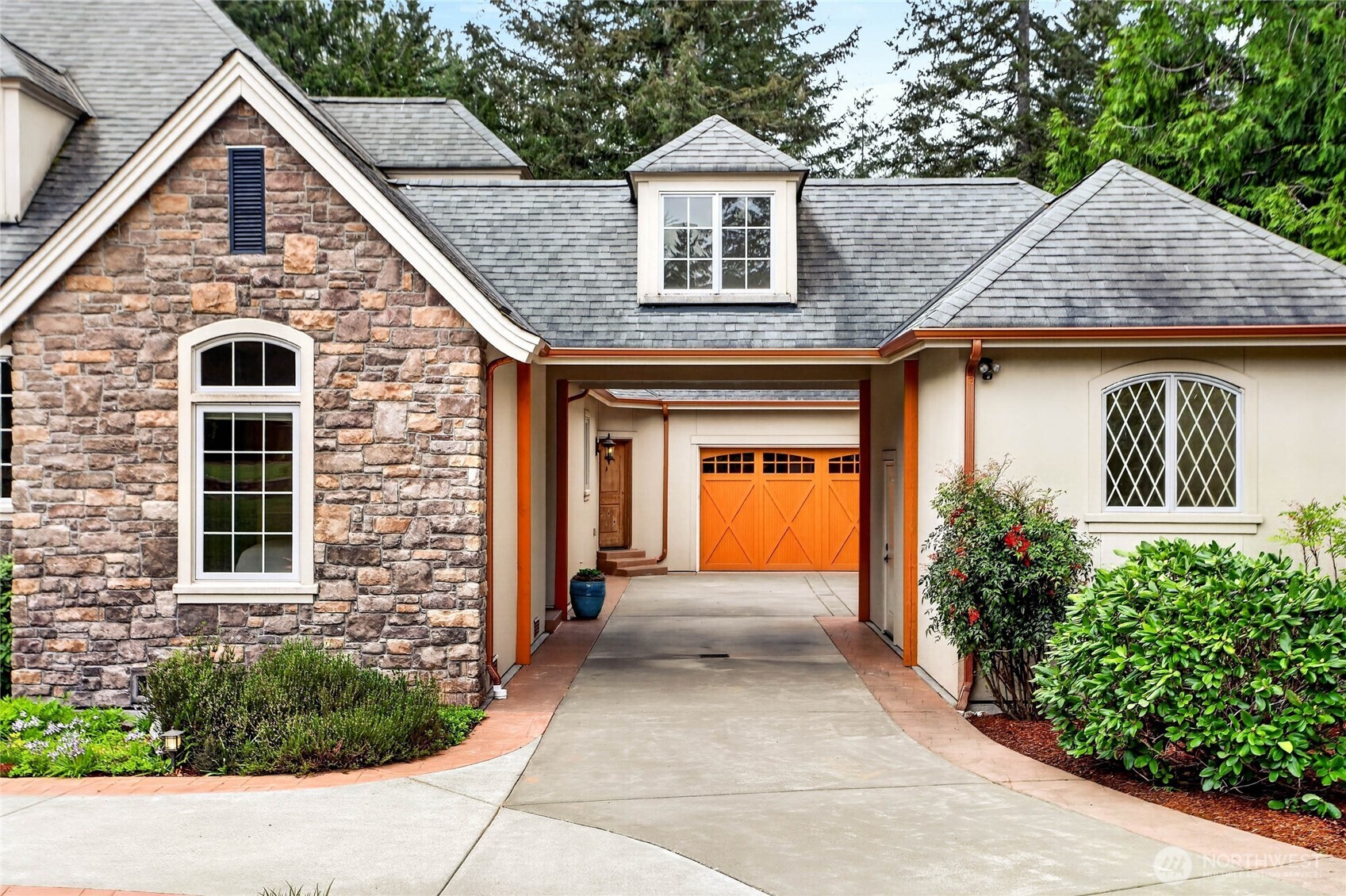 23011 257th Avenue SE, Maple Valley, WA 98038