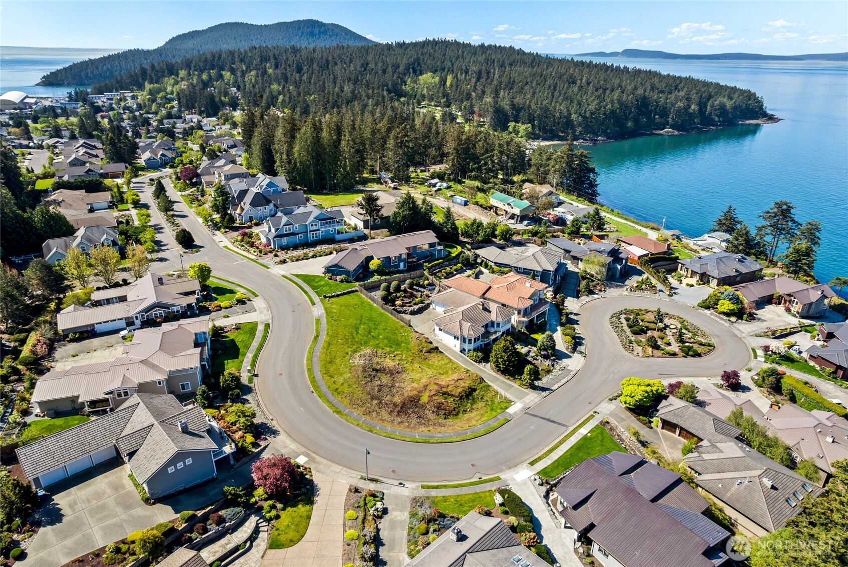 2414 Washington Court , Anacortes, WA 98221