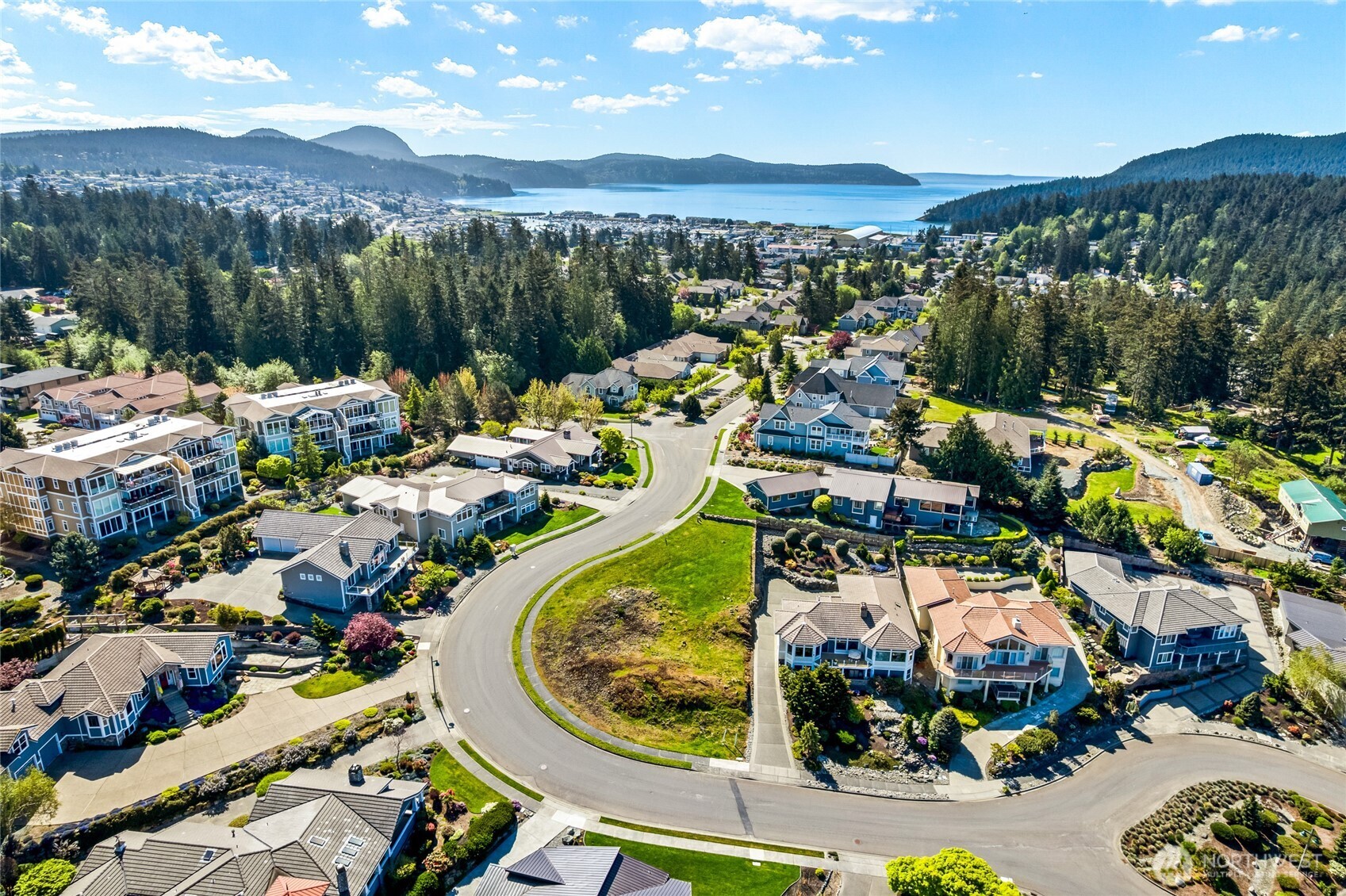 2414 Washington Court , Anacortes, WA 98221