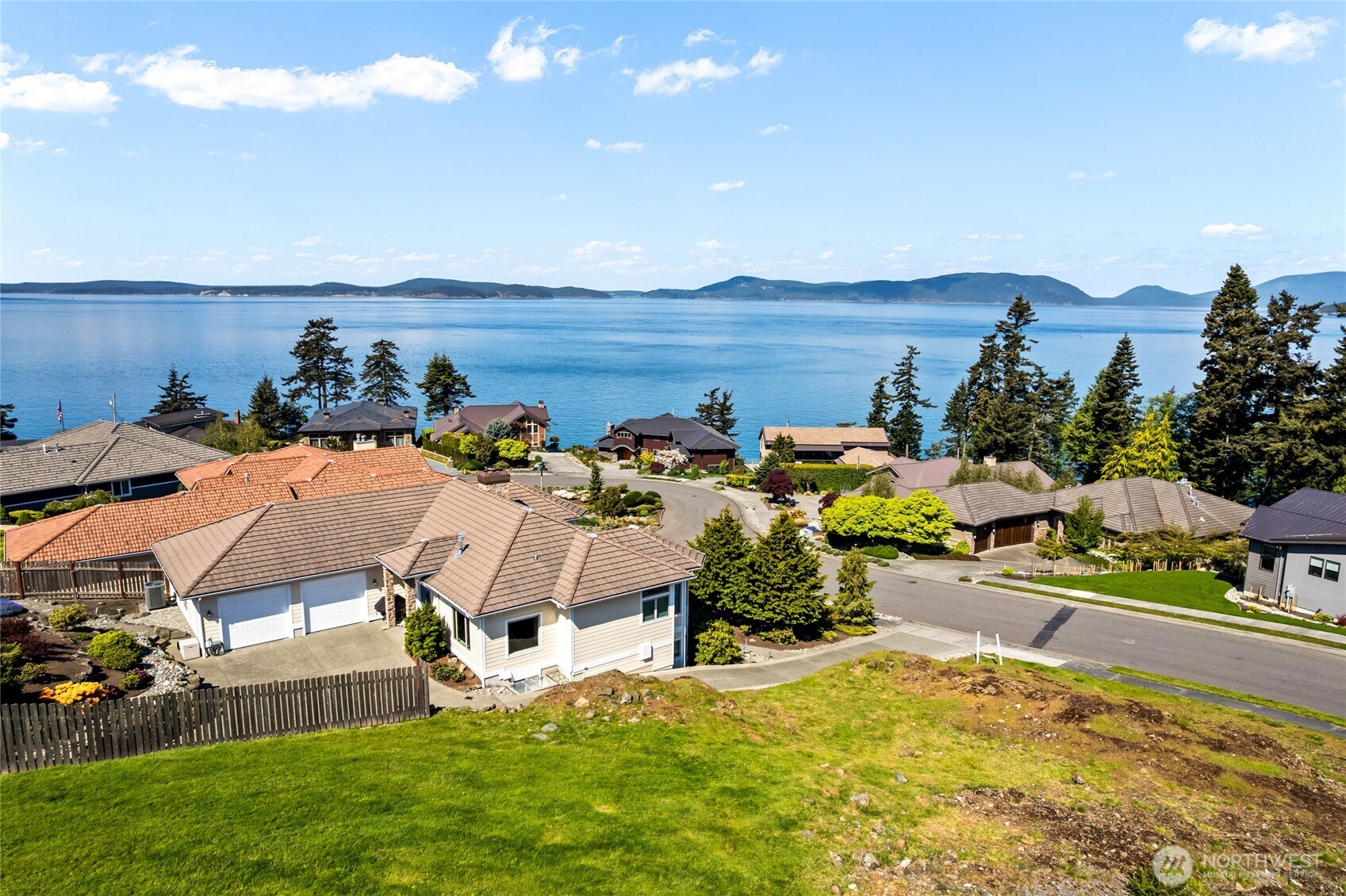 2414 Washington Court , Anacortes, WA 98221