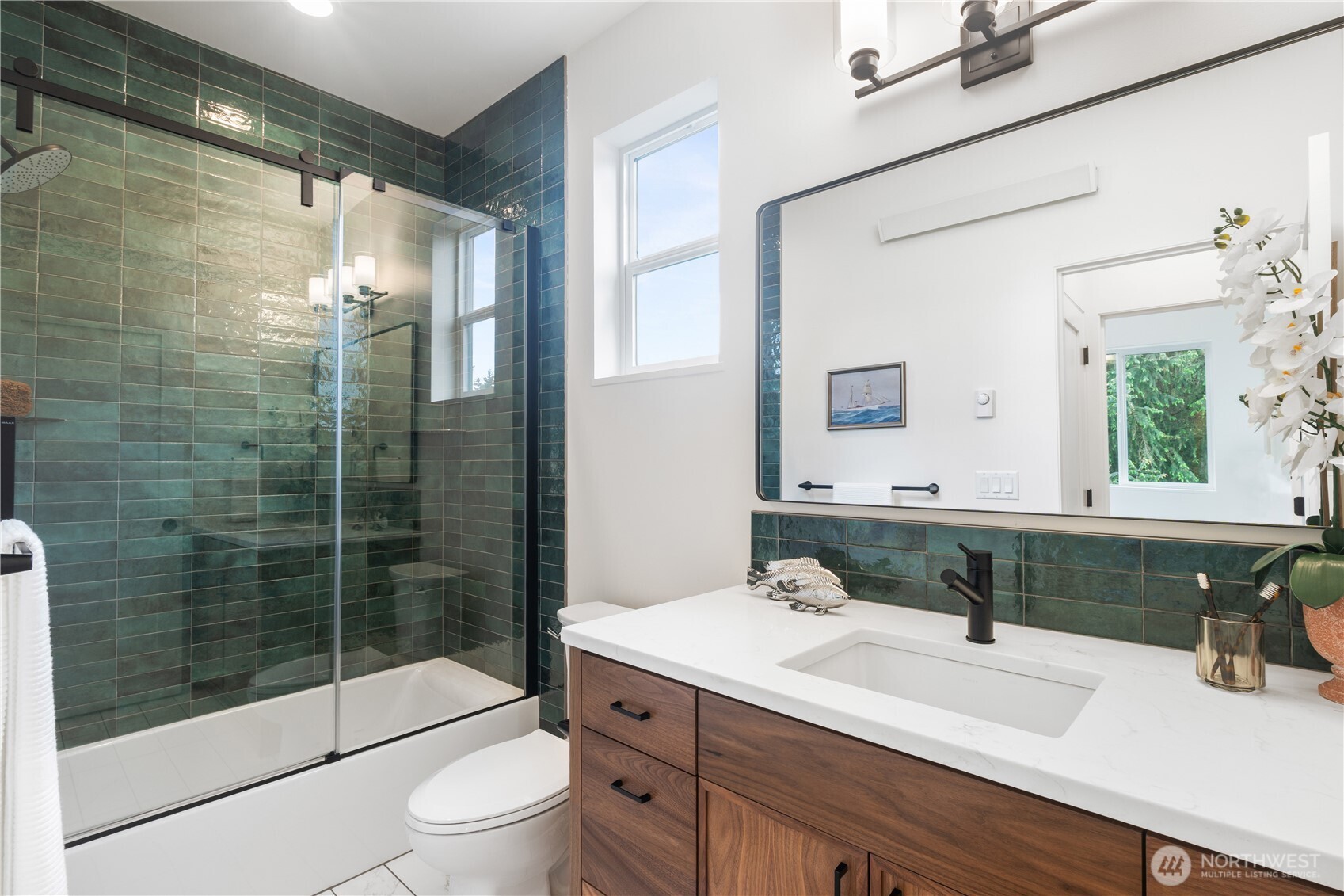 2907 Cedarwood Avenue , Bellingham, WA 98225