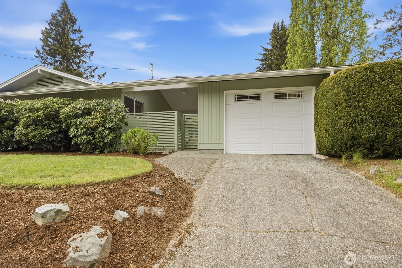 2952 Lybarger Street SE, Olympia, WA 98501
