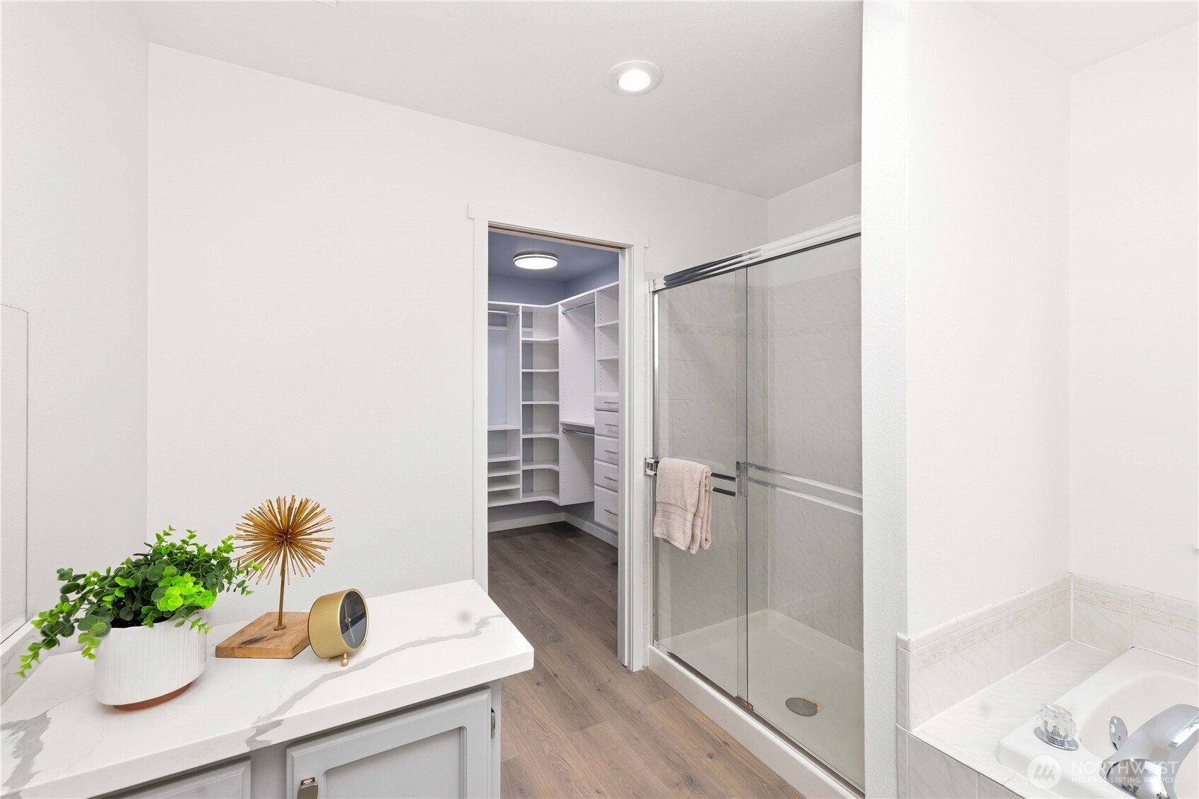 23120 SE 246th Place , Maple Valley, WA 98038
