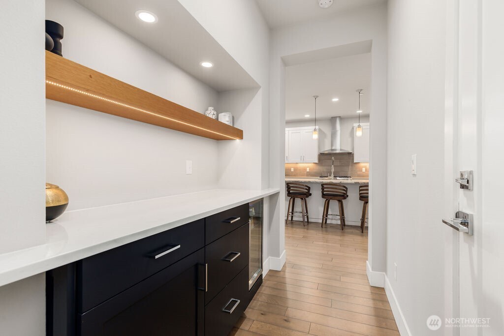 15021 73rd Court NE, Kenmore, WA 98028