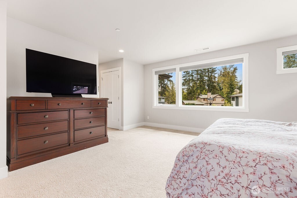 15021 73rd Court NE, Kenmore, WA 98028