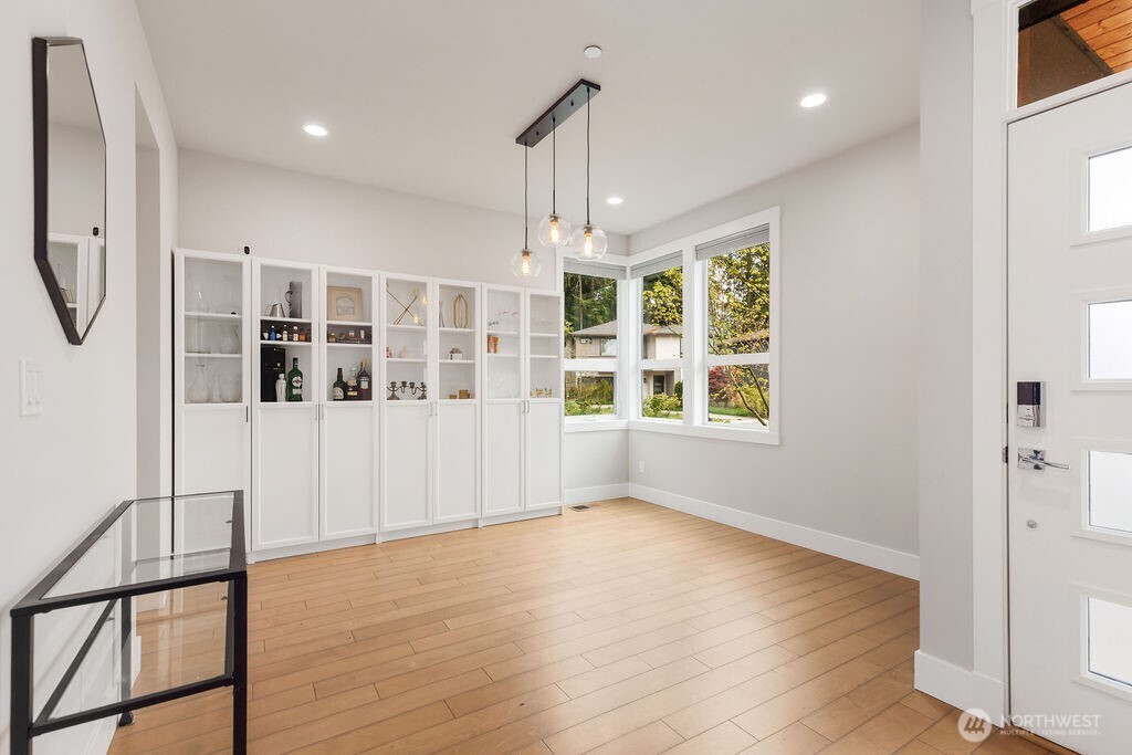 15021 73rd Court NE, Kenmore, WA 98028