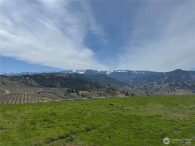 2 Wenatchee Heights Road , Wenatchee, WA 98801 - Photo 1