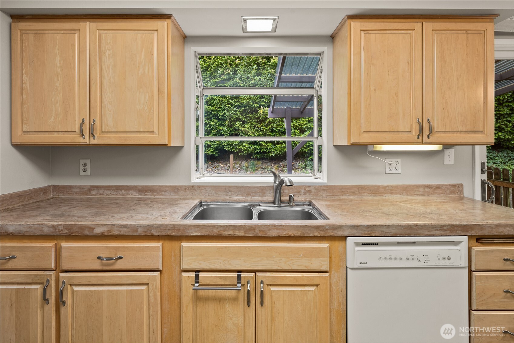 1519 NE 185th Street , Shoreline, WA 98155