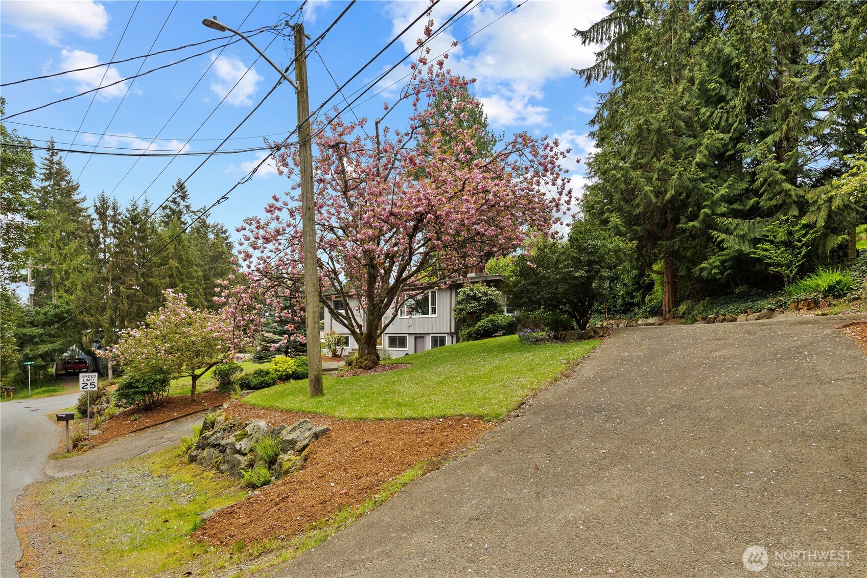 1519 NE 185th Street , Shoreline, WA 98155
