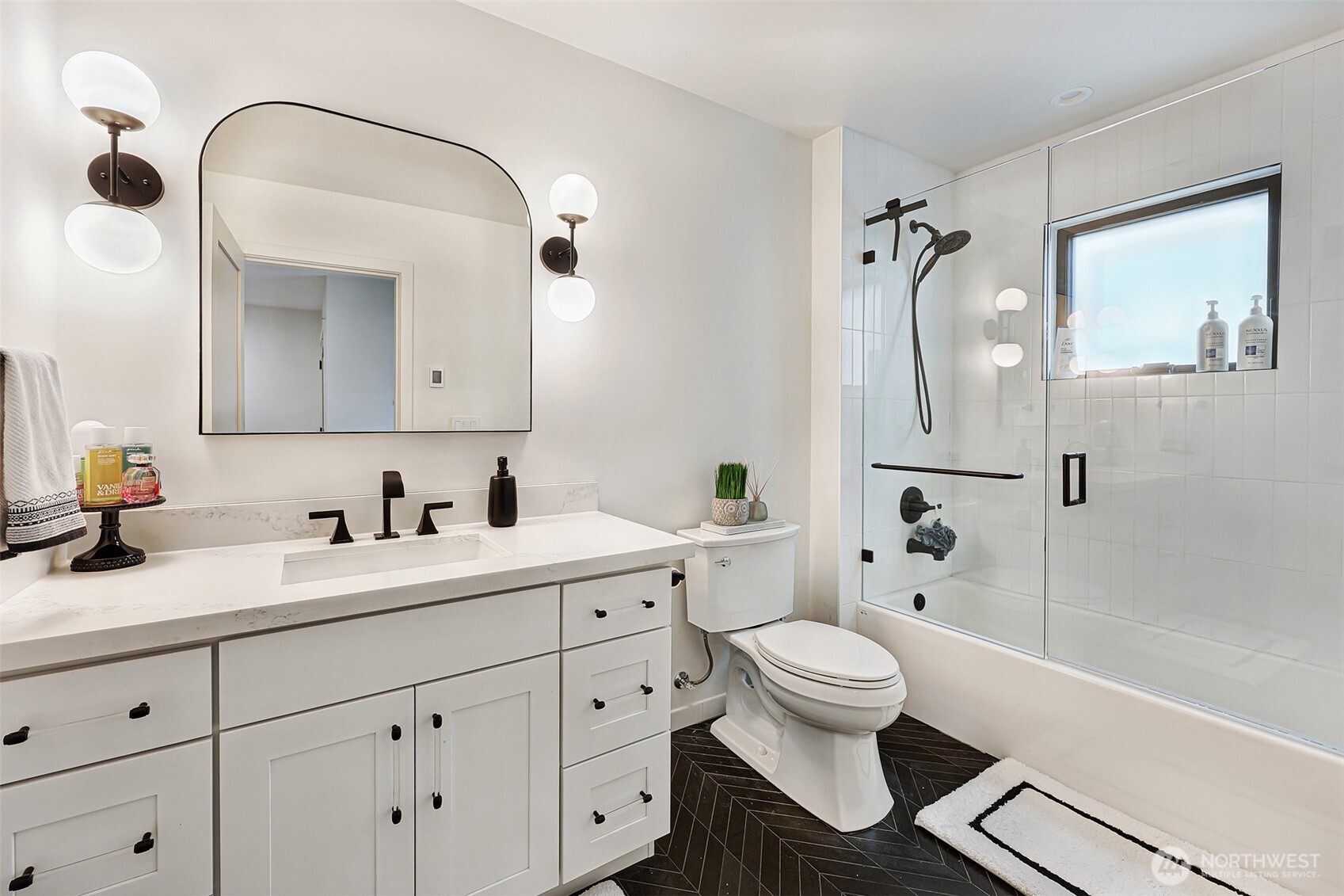 4224 NE 124th Street , Seattle, WA 98125