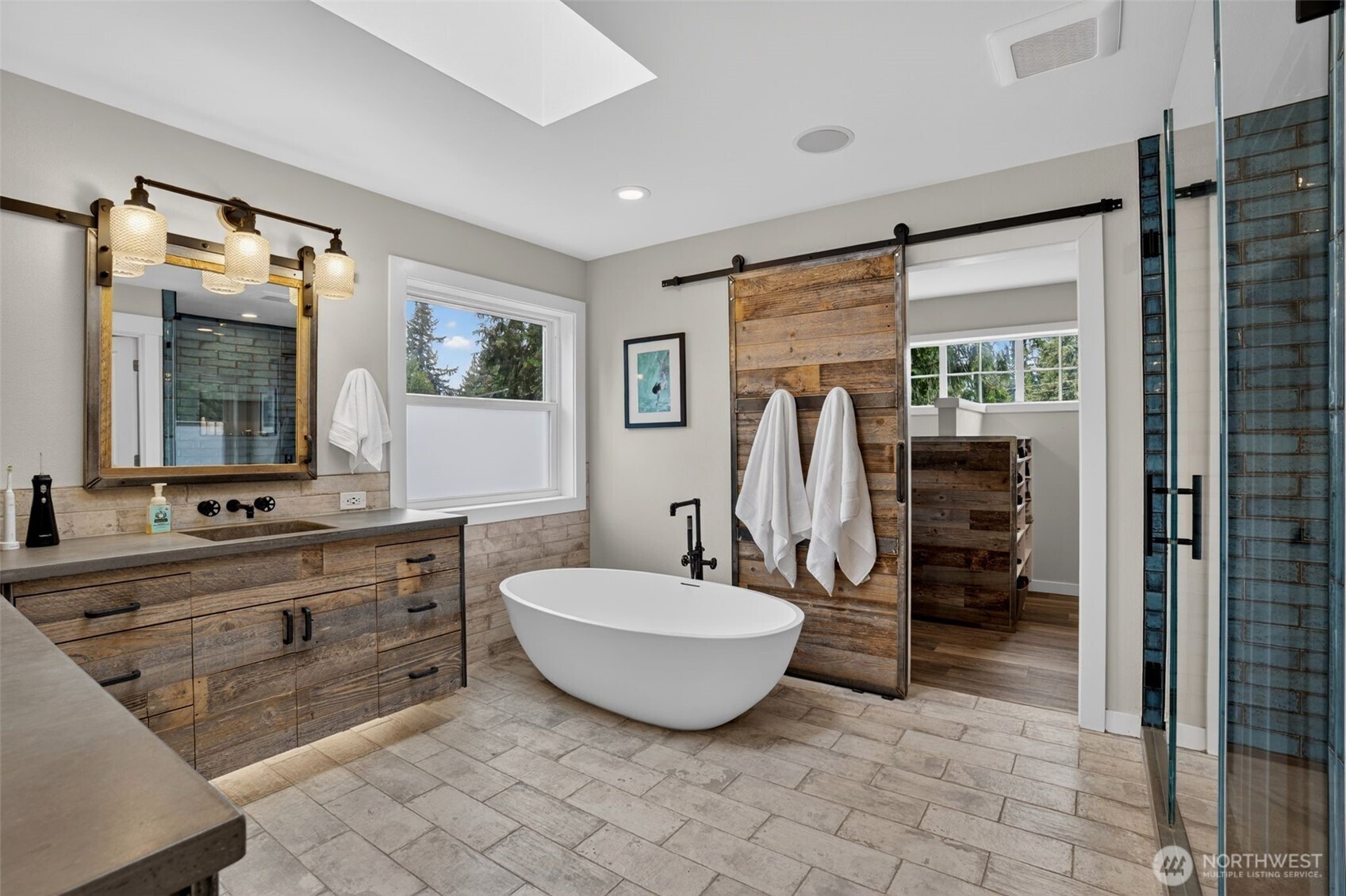 11419 NE 100th Street , Kirkland, WA 98033