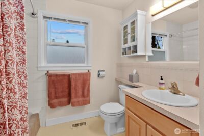 221 Tamarack Avenue , Everett, WA 98203 - Photo 17