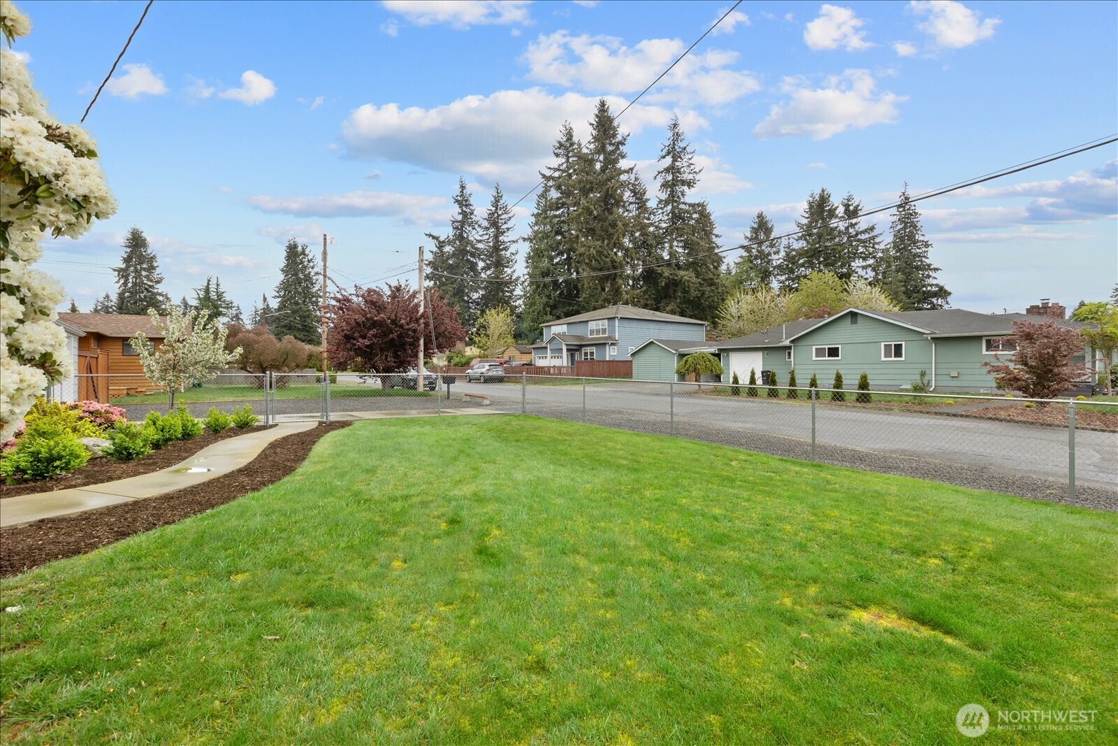 221 Tamarack Avenue , Everett, WA 98203