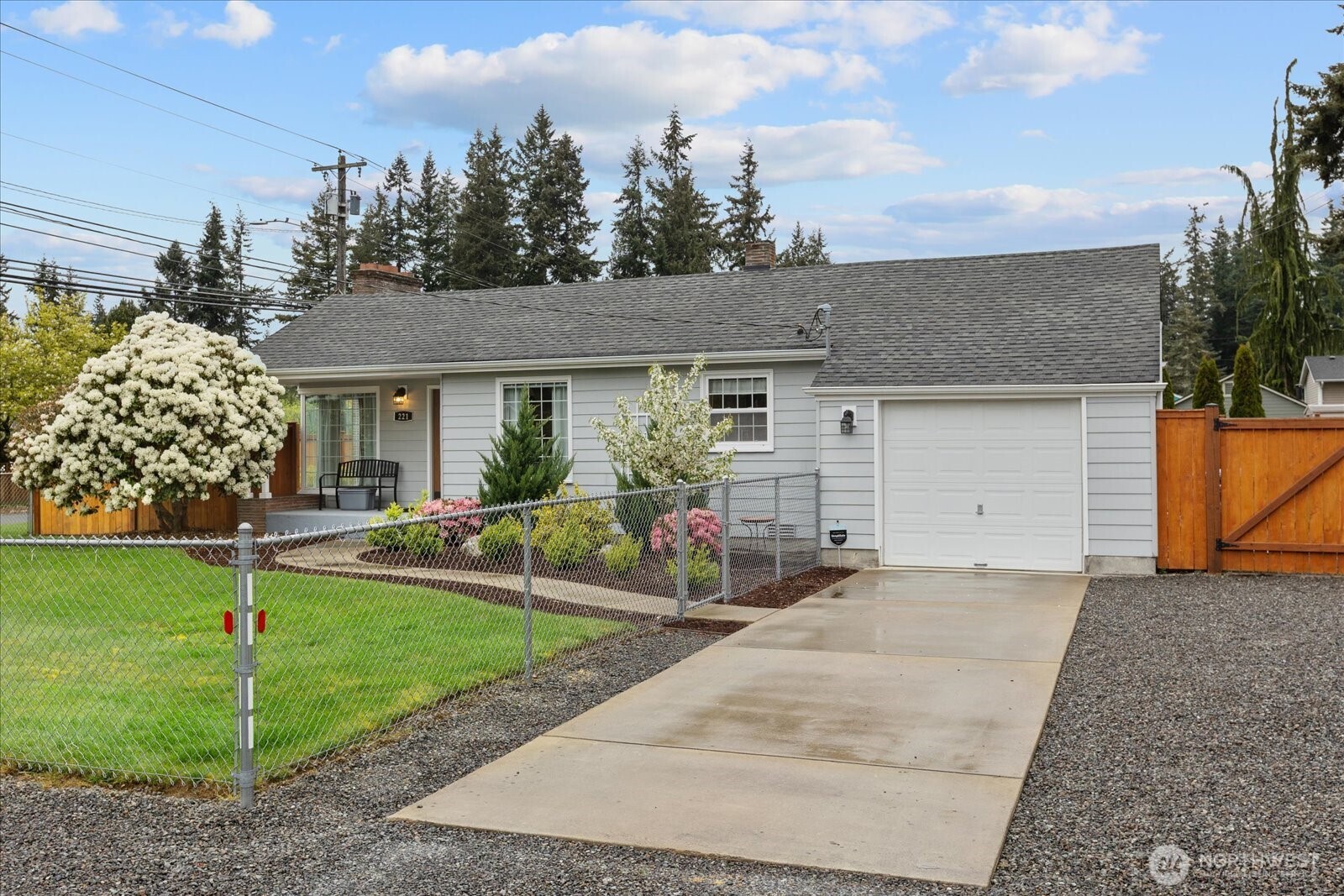 221 Tamarack Avenue , Everett, WA 98203
