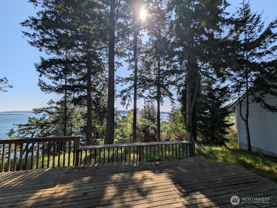 7537 Holiday Boulevard , Guemes Island, WA 98221