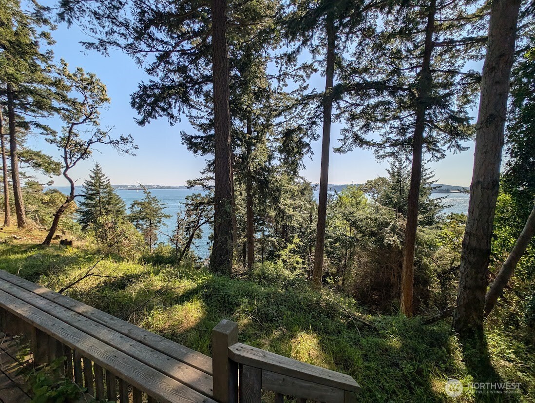 7537 Holiday Boulevard , Guemes Island, WA 98221