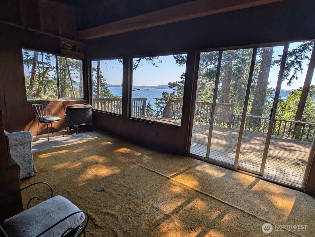 7537 Holiday Boulevard , Guemes Island, WA 98221