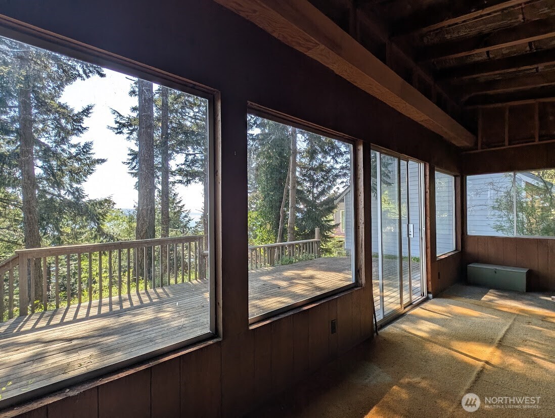 7537 Holiday Boulevard , Guemes Island, WA 98221