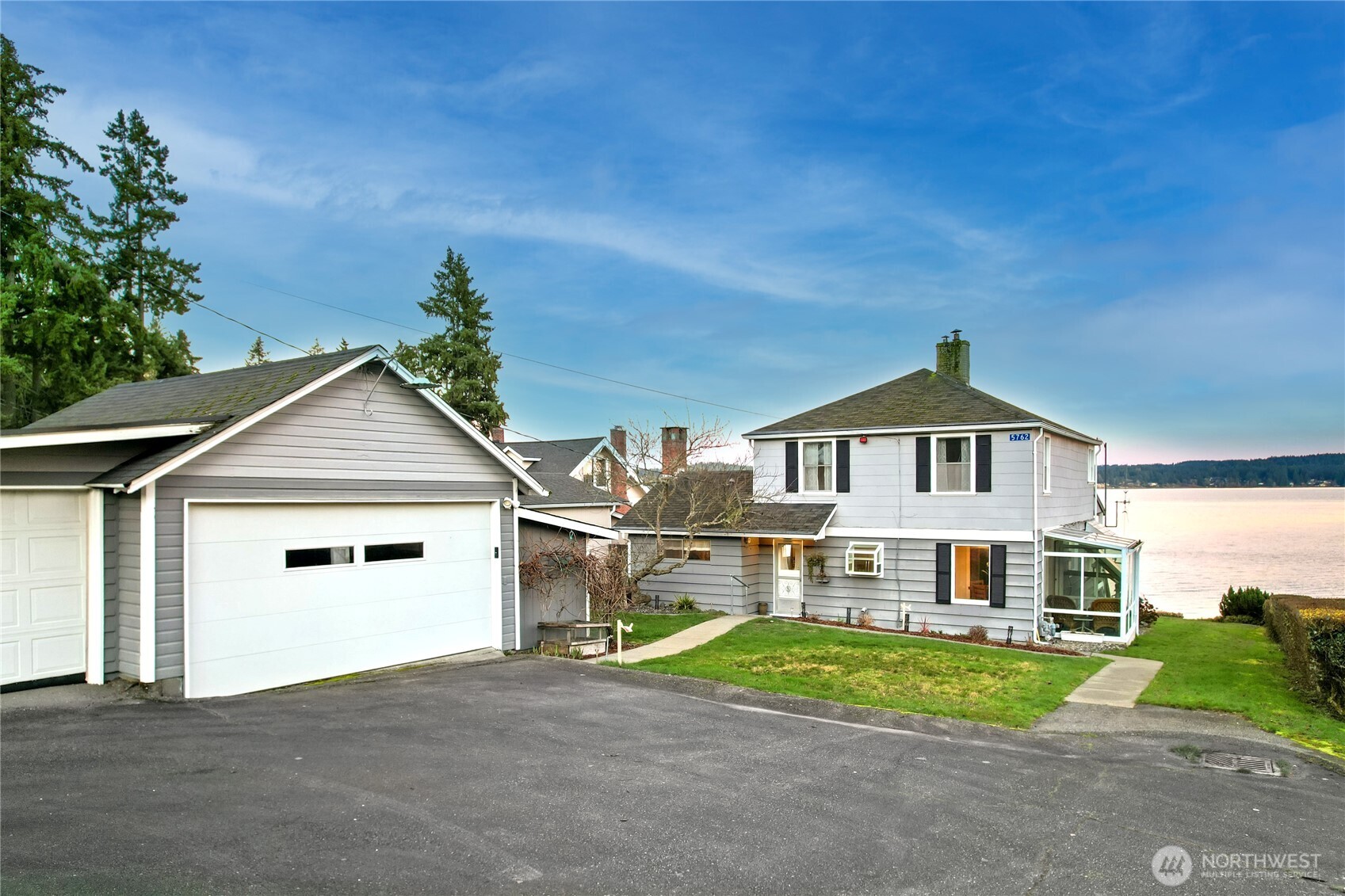 5762 Chico Way NW, Bremerton, WA 98312-1144
