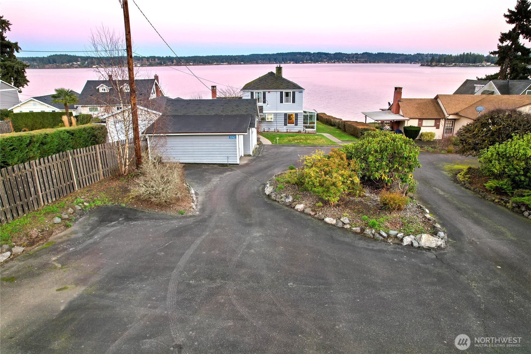 5762 Chico Way NW, Bremerton, WA 98312-1144