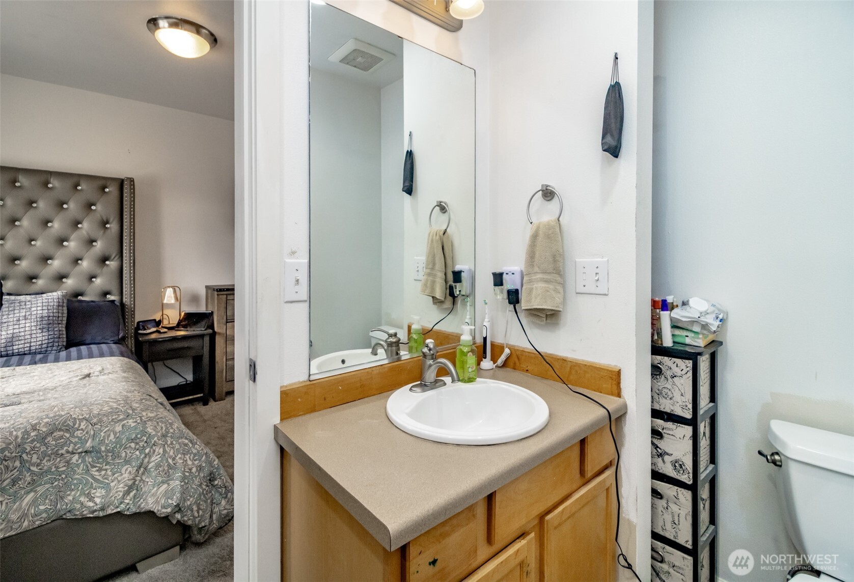 5305 Military RD E #A, Tacoma, WA 98446